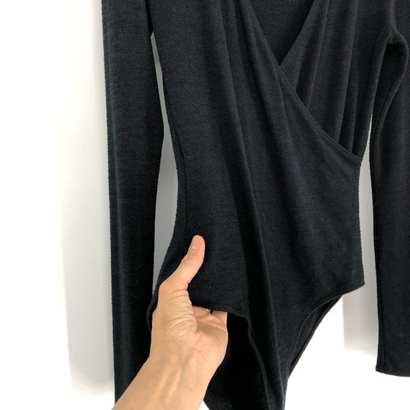 Wilfred Free Aritzia Black Hari Longsleeve Surplice Neck Wrap style Bodysuit S - Picture 12 of 16